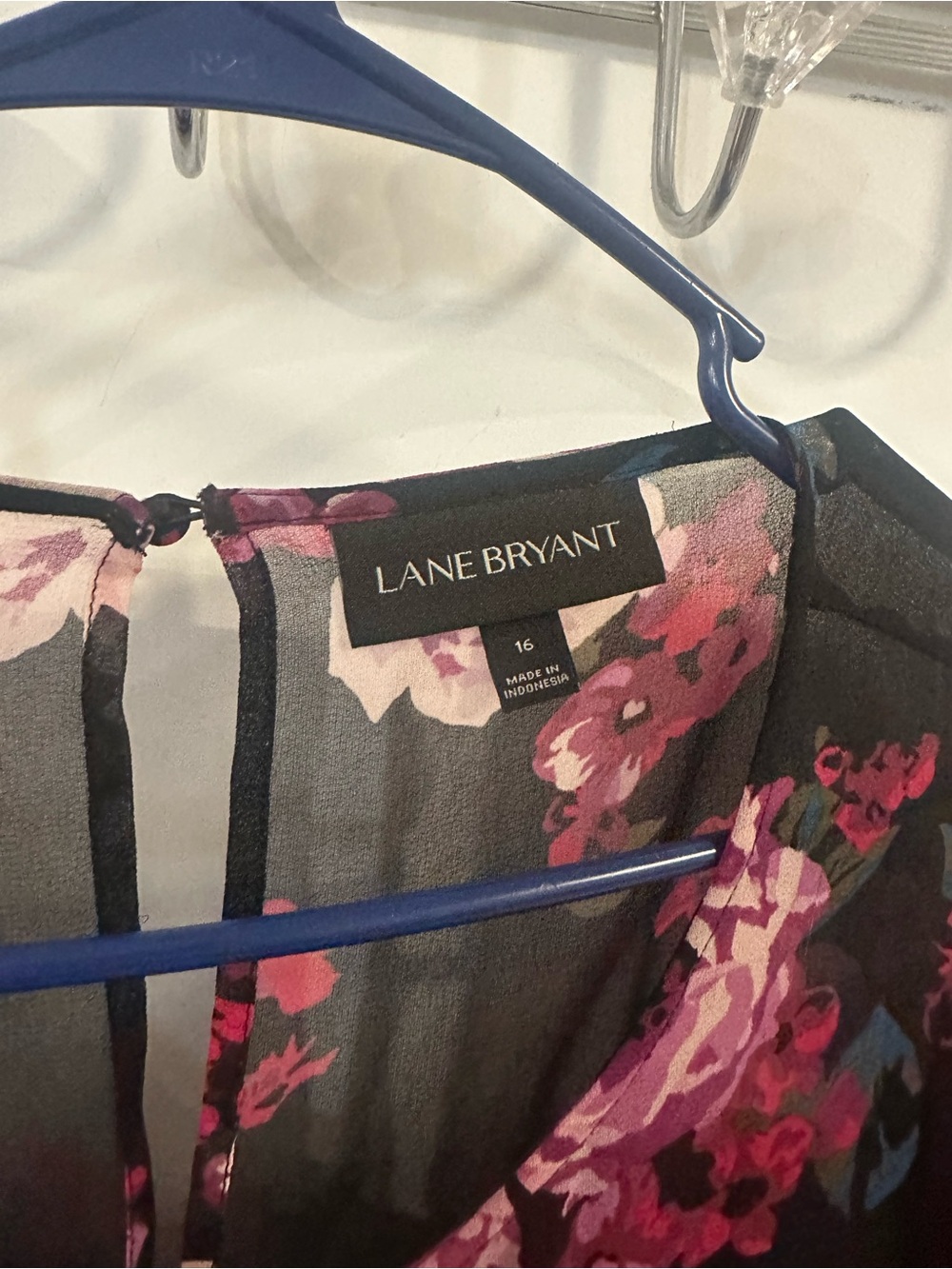 Lane Bryant Black Floral Chiffon Tunic with Lace Trim - Picture 2 of 2